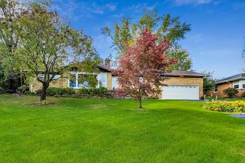 525 63rd St, Willowbrook, IL 60527 photo 2