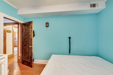5446 N Spaulding Ave, Chicago, IL 60625 photo 17