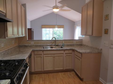 89 Cantal Ct, Wheeling, IL 60090 photo 7