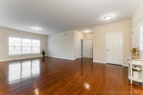 503 E Becker Pl, Sycamore, IL 60178 photo 3