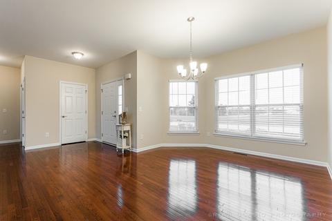 503 E Becker Pl, Sycamore, IL 60178 photo 6