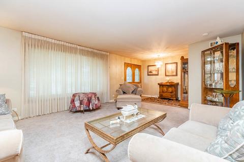 3205 Plum Grove Dr, Rolling Meadows, IL 60008 photo 4