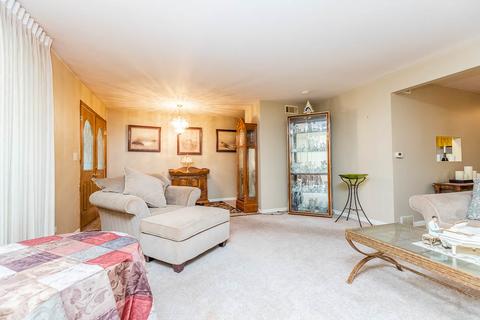 3205 Plum Grove Dr, Rolling Meadows, IL 60008 photo 2
