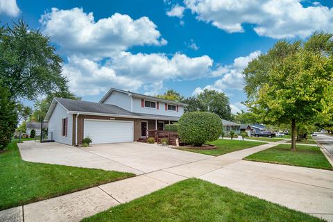 1060 Adobe Dr, Aurora, IL 60506 photo 1