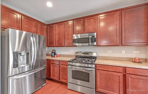 407 Blackstone Ave, Elgin, IL 60124 photo 8