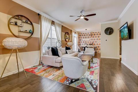 3635 Hyde Park Ct, Elgin, IL 60124 photo 4