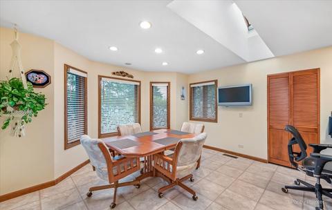 111 Lilac Ct, Rolling Meadows, IL 60008 photo 14