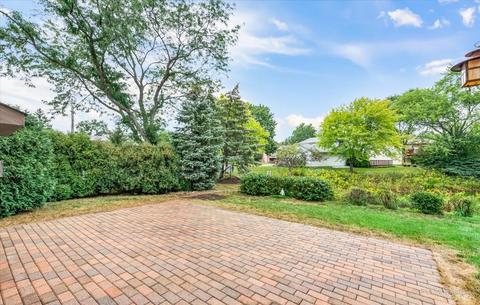 111 Lilac Ct, Rolling Meadows, IL 60008 photo 32