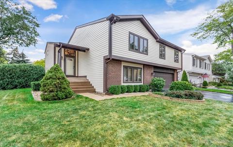 111 Lilac Ct, Rolling Meadows, IL 60008 photo 1