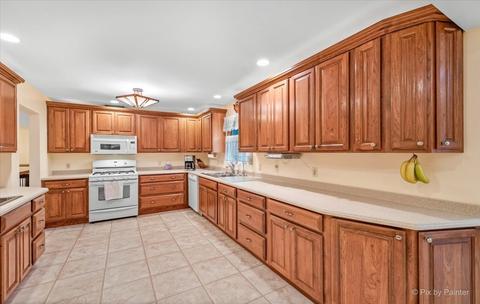 111 Lilac Ct, Rolling Meadows, IL 60008 photo 11