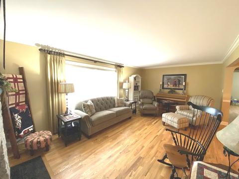 327 E Union St, Seneca, IL 61360 photo 5