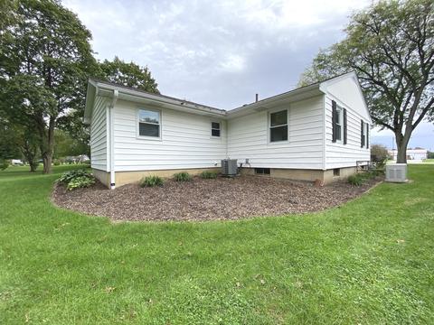 327 E Union St, Seneca, IL 61360 photo 26