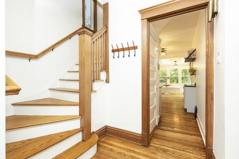 822 Mapleton Ave, Oak Park, IL 60302 photo 5