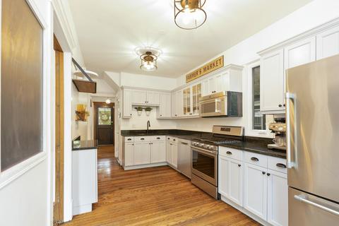 822 Mapleton Ave, Oak Park, IL 60302 photo 13