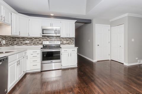 3301 Plum Grove Dr, Rolling Meadows, IL 60008 photo 4