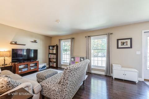 34 Timber Ter, Cary, IL 60013 photo 2