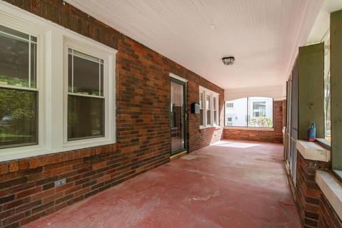 907 N Evans St, Bloomington, IL 61701 photo 4