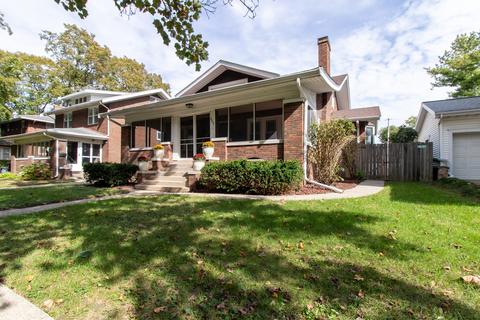 907 N Evans St, Bloomington, IL 61701 photo 2