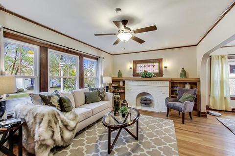1027 Mapleton Ave, Oak Park, IL 60302 photo 3