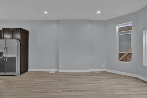 64 E 68th St, Chicago, IL 60637 photo 4