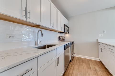 30 E Huron St #2404, Chicago, IL 60611 photo 2