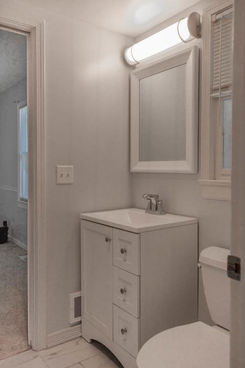 1128 Forest Dr, Elgin, IL 60123 photo 11