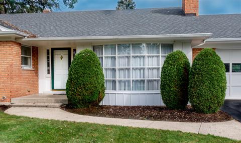 1128 Forest Dr, Elgin, IL 60123 photo 2