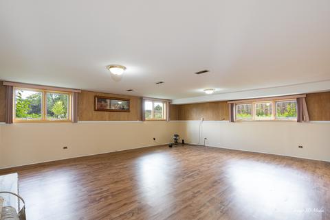 598 King Ln, Des Plaines, IL 60016 photo 15