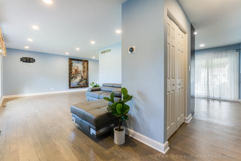 1115 Washington St, Bartlett, IL 60103 photo 2