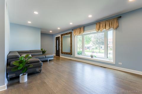 1115 Washington St, Bartlett, IL 60103 photo 4