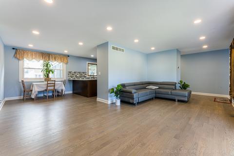 1115 Washington St, Bartlett, IL 60103 photo 3