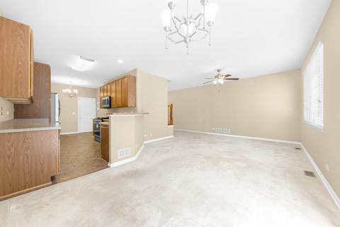 2947 Talaga Dr, Algonquin, IL 60102 photo 4
