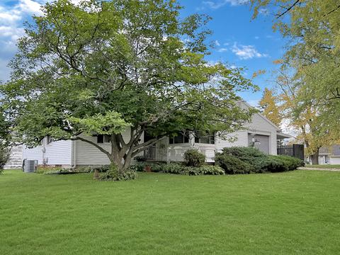 1008 La Cresta Dr, Freeport, IL 61032 photo 1