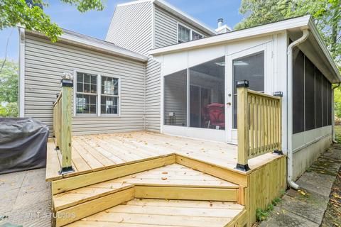 340 Aberdeen Dr, Algonquin, IL 60102 photo 2