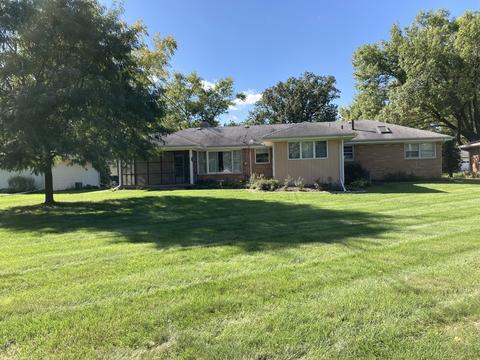 8 Grandview Dr, Normal, IL 61761 photo 4