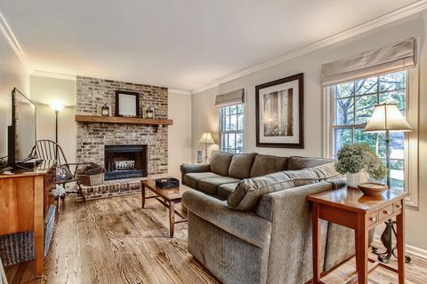 2061 Childs Ct, Wheaton, IL 60187 photo 5