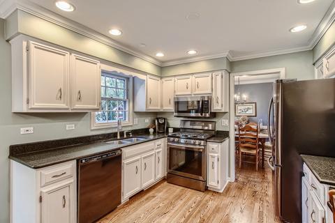 2061 Childs Ct, Wheaton, IL 60187 photo 4