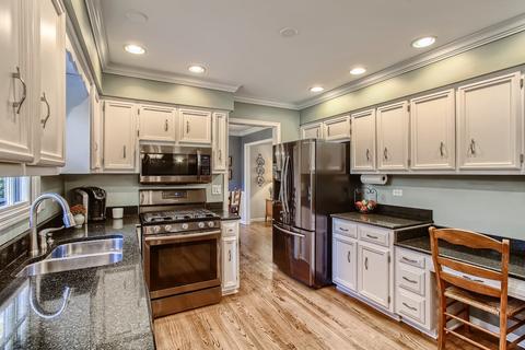 2061 Childs Ct, Wheaton, IL 60187 photo 8