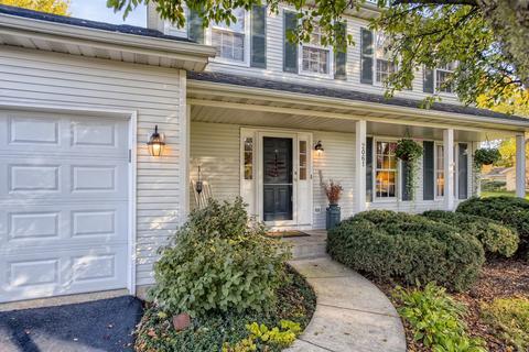 2061 Childs Ct, Wheaton, IL 60187 photo 2