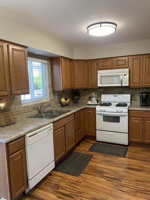 21150 W Covington Dr, Plainfield, IL 60544 photo 2