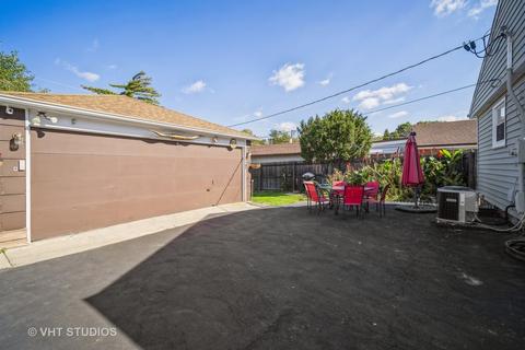 2088 Sherwin Ave, Des Plaines, IL 60018 photo 3