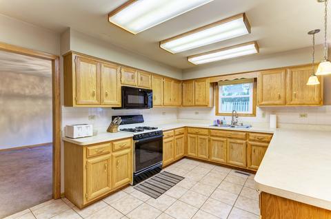 16011 S Dan Oconnell Dr, Plainfield, IL 60586 photo 3