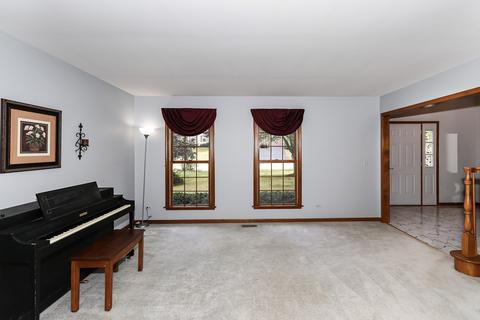 1405 Spring Hill Dr, Algonquin, IL 60102 photo 5