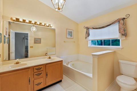 1126 Locust Ct, Bartlett, IL 60103 photo 32