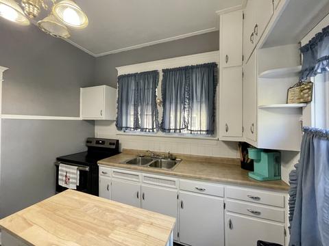 116 E North St, Wyanet, IL 61379 photo 8