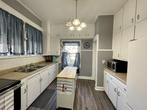 116 E North St, Wyanet, IL 61379 photo 4