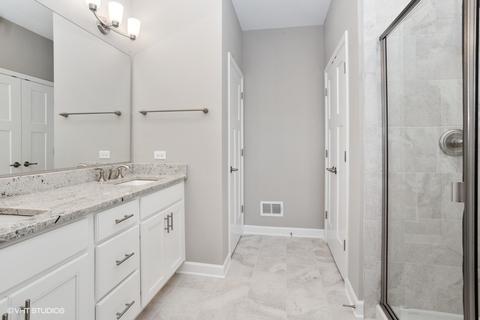 756 W Eagle Dr, Addison, IL 60101 photo 8