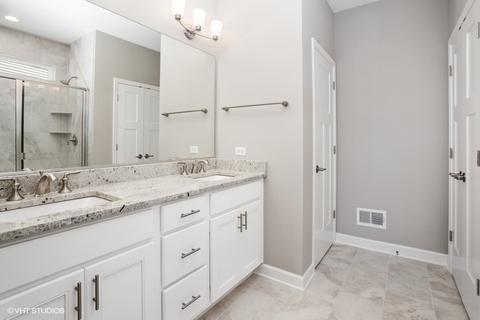 758 W Eagle Dr, Addison, IL 60101 photo 9