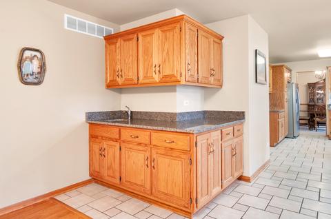 2506 Monterey Dr, Plainfield, IL 60586 photo 9