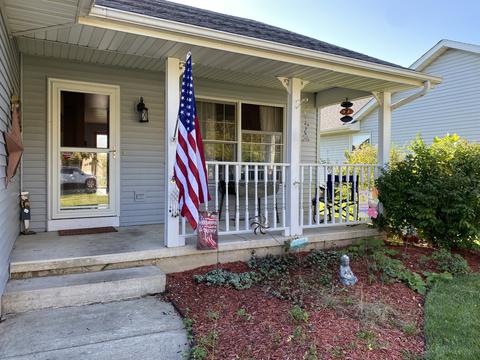 417 Forest View Dr, Genoa, IL 60135 photo 2